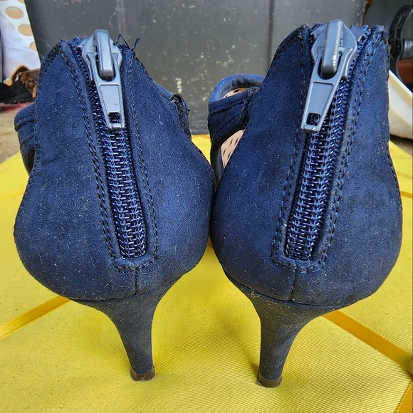 Women's Size 8 Peep Toe Wedge - Picture 3 of 4